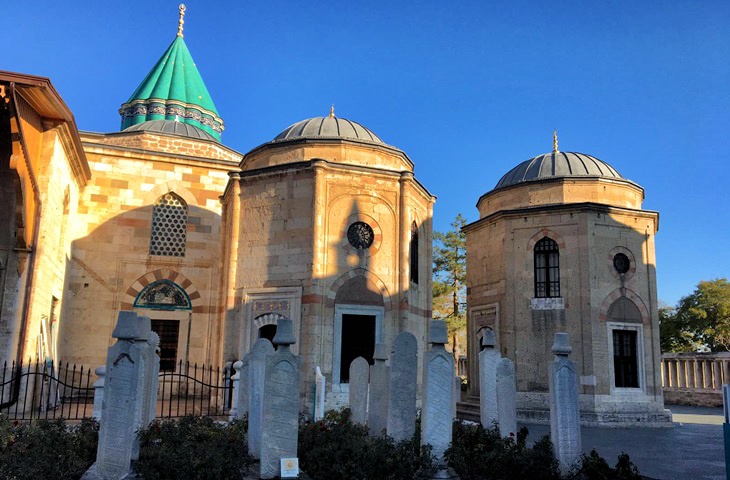 Mevlana Müzesi Huzur-u Pîr türbeleri ve Kubbe-i Hadra, Konya.