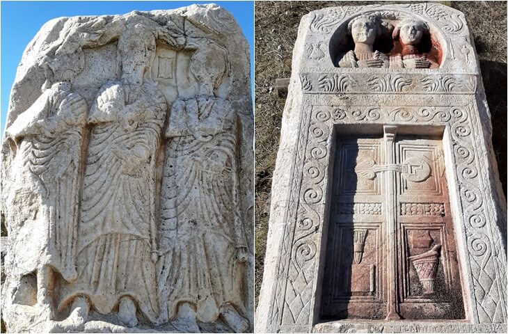 aizanoi roma dönemi mezar stelleri, üçlü insan figürü kabartması ve kapı biçimli sembolik mezar taşı, detaylı motifler ve kabartmalar, kutahya cavdarhisar antik kent