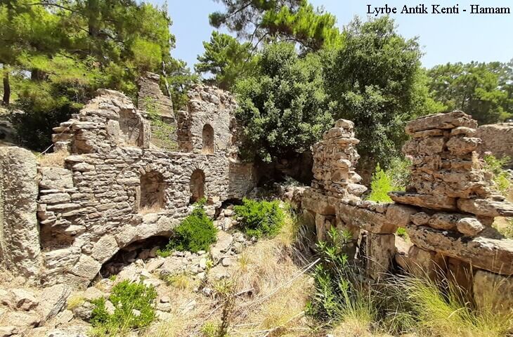 Lyrbe Antik Kenti Hamam Kalıntıları – Roma dönemine ait taş duvarlı hamam yapısı