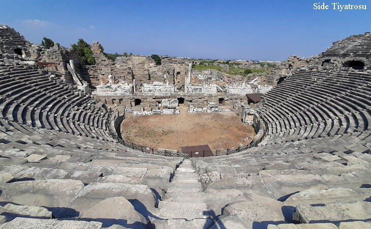 Side Antik Tiyatrosu – Roma dönemine ait taş basamaklı büyük tiyatro