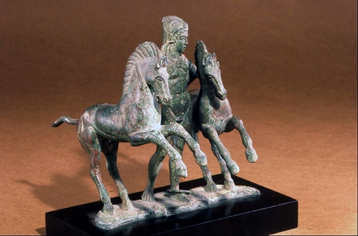 Herakles&rsquo;in Trakya Kralı Diomedes&rsquo;in insan etiyle beslenen vahşi atlarını kontrol altına aldığı sahne.
