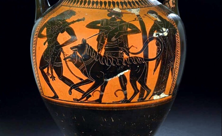 Herakles&rsquo;in Hades&rsquo;in &uuml;&ccedil; başlı bek&ccedil;i k&ouml;peği Kerberos&rsquo;u yeraltı d&uuml;nyasından &ccedil;ıkardığı mitolojik tasvir.