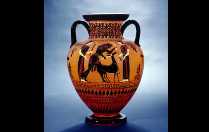 Herakles&rsquo;in Artemis&rsquo;e ait altın boynuzlu Kyreneia Geyiği&rsquo;ni yakaladığı mitolojik tasvir.