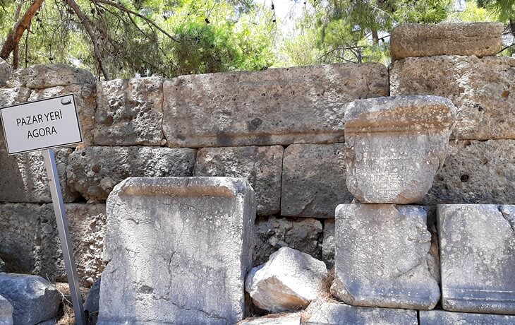 Phaselis Antik Kenti agora kalıntıları