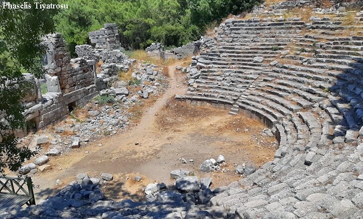 Phaselis Antik Kenti tiyatro kalıntıları
