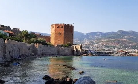 Alanya'nın Simgesi, Sel&ccedil;uklu Şaheseri: Kızılkule ve Tersane