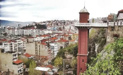 İzmir Tarihi Asans&ouml;r'&uuml;n Hikayesi ve Dario Moreno Sokağı