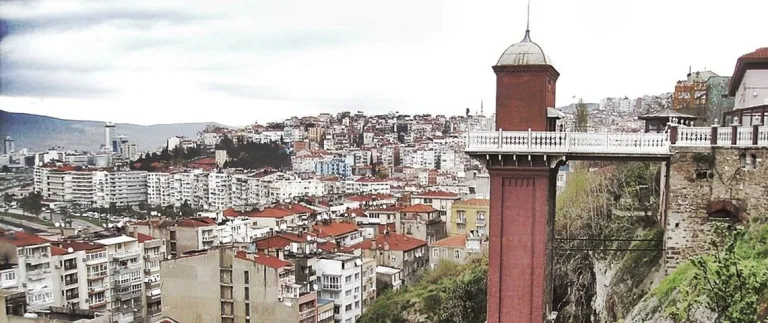 İzmir Tarihi Asansör'ün Hikayesi ve Dario Moreno Sokağı