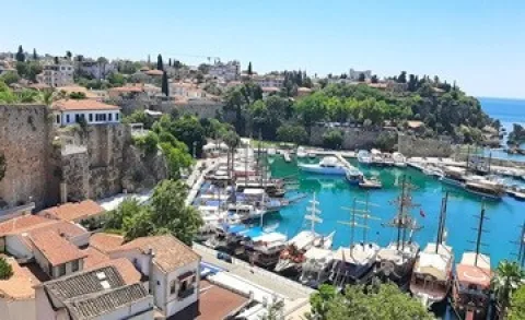Antalya Kalei&ccedil;i Gezi Rehberi: Tarihi Yerler, Gezilecek Noktalar ve İpu&ccedil;ları