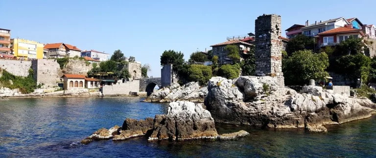 Amasra Gezilecek Yerler; Karadeniz’de Akdeniz’i Yaşamak İsteyenlere