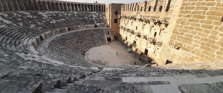 Aspendos Tiyatrosu: Tarihi, Efsanesi, Mimari Özellikleri ve Atatürk’ün Sözleri