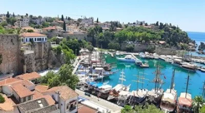 Antalya Kaleiçi Gezi Rehberi: Tarihi Yerler, Gezilecek Noktalar ve İpuçları