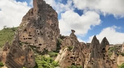 Uçhisar Kalesi: Kapadokya'nın Kayadan Gökdeleni
