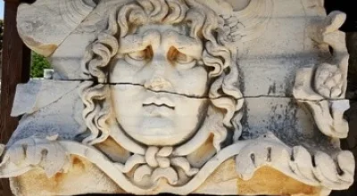 Medusa Efsanesi | Yılan Saçlı  Medusa'nın Hikayesi