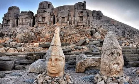 Nemrut Dağı ve Kommagene Krallığı: Antiochos&rsquo;un Mirası
