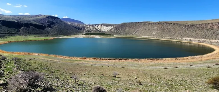 Narlıgöl Krater Gölü ve Efsaneleri: Kapadokya’nın Saklı Kalbi