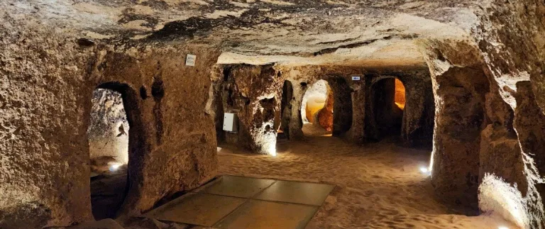 Kaymaklı Yeraltı Şehri Rehberi: Kapadokya’nın Gizemli Yeraltı Dünyasına Yolculuk
