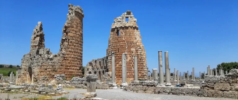 Perge Antik Kenti Yapıları | Gezilecek Yerler
