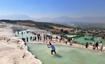 Pamukkale’de Nerede Kalınır? Merkez mi Karahayıt mı?