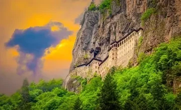 Sümela Manastırı: Tarihi, Freskleri, Mimari Yapısı, Efsaneleri