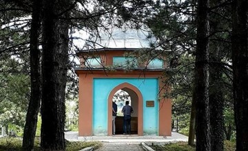 Turgut Alp ve Türbesi